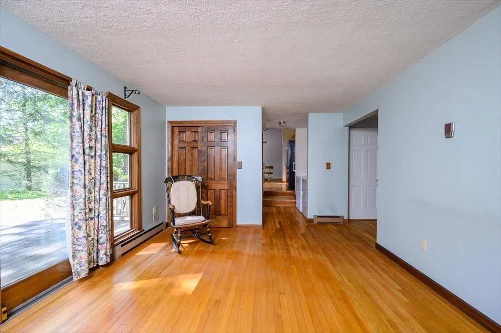 371 Gardner St, Hingham, MA 02043
