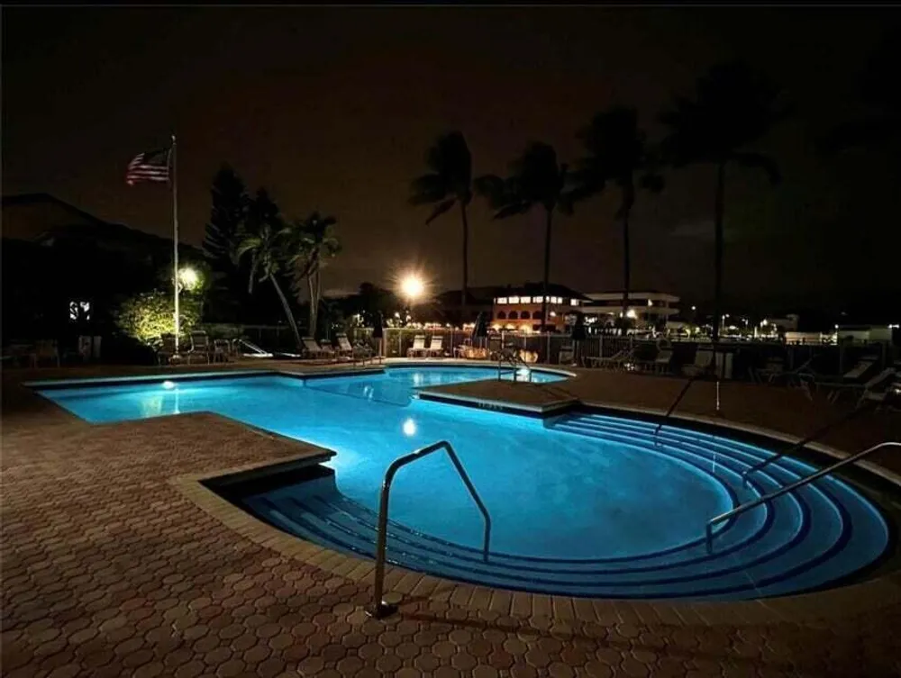 6800 Via Regina, Boca Raton, FL 33433