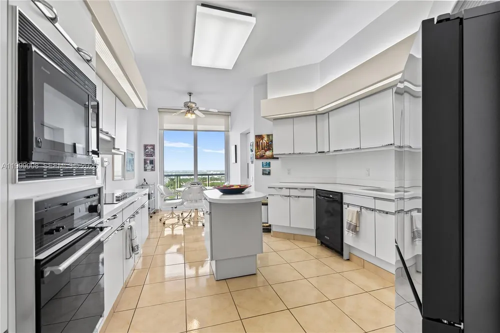 3802 NE 207th St, Aventura, FL 33180