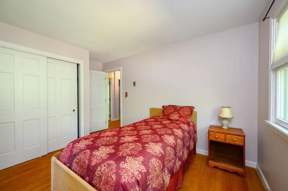 371 Gardner St, Hingham, MA 02043