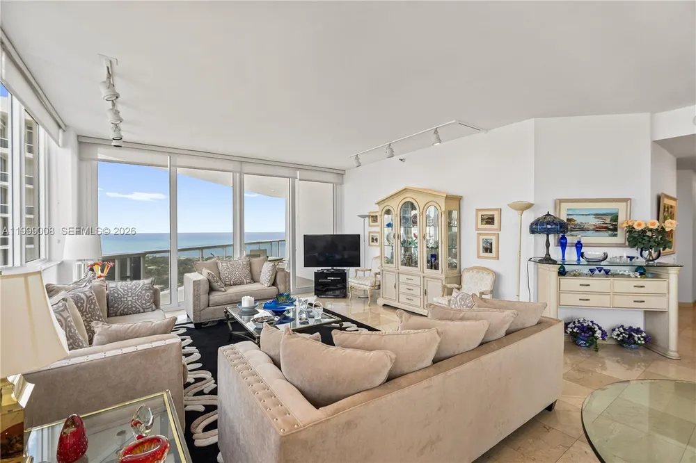 3802 NE 207th St, Aventura, FL 33180