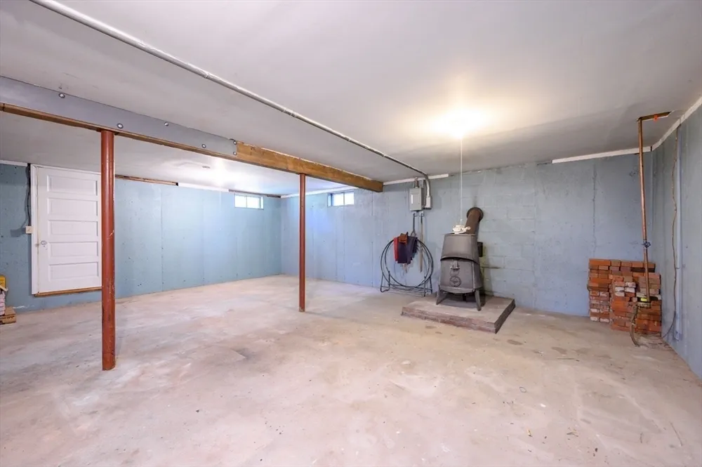 371 Gardner St, Hingham, MA 02043