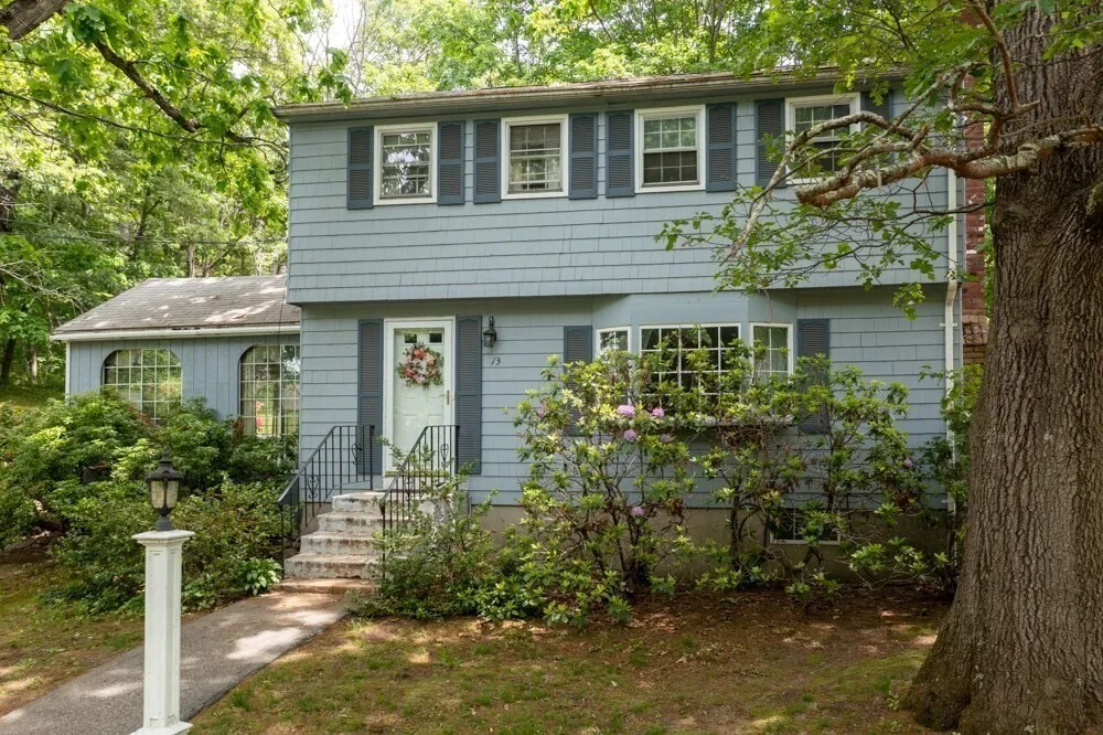 73 Hood Rd, Tewksbury, MA 01876-1058