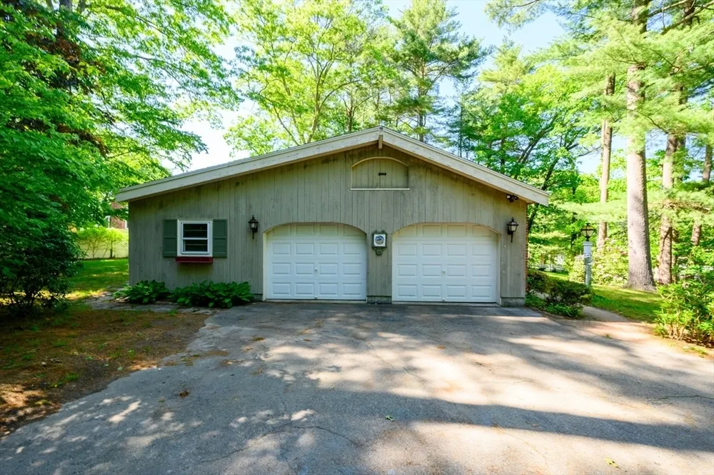 371 Gardner St, Hingham, MA 02043