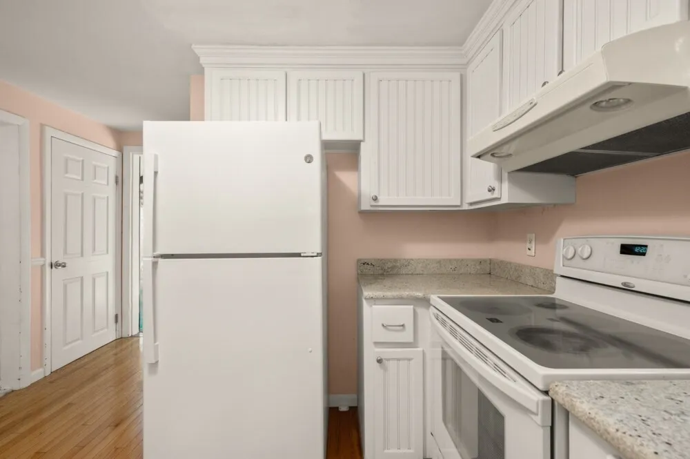 73 Hood Rd, Tewksbury, MA 01876-1058