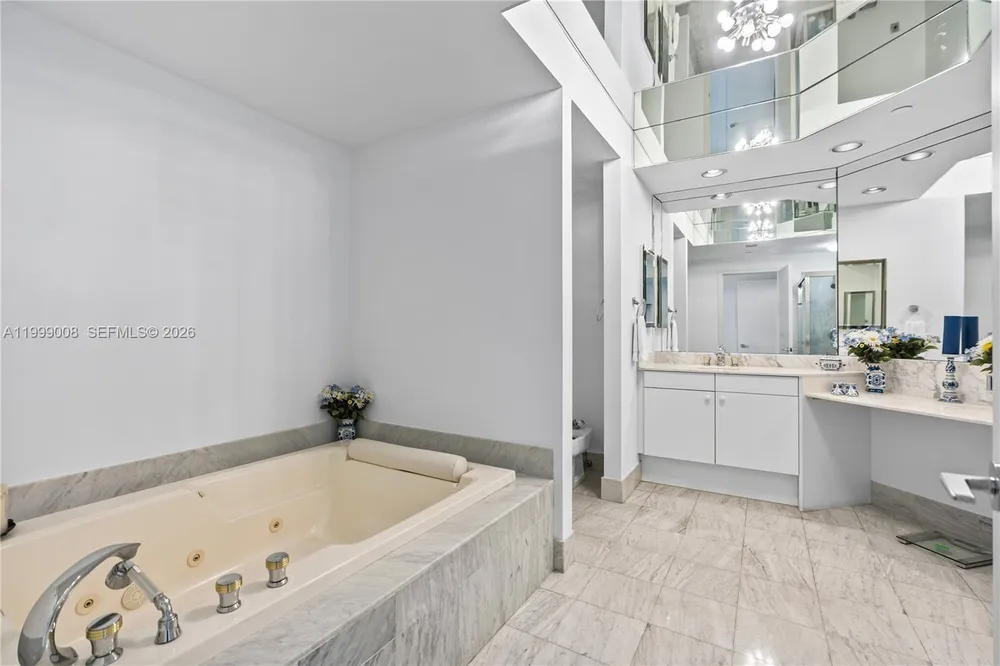 3802 NE 207th St, Aventura, FL 33180