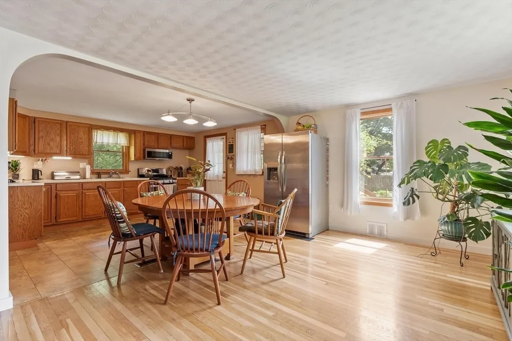 107 Maple Rd, Tewksbury, MA 01876