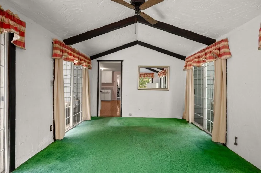 73 Hood Rd, Tewksbury, MA 01876-1058