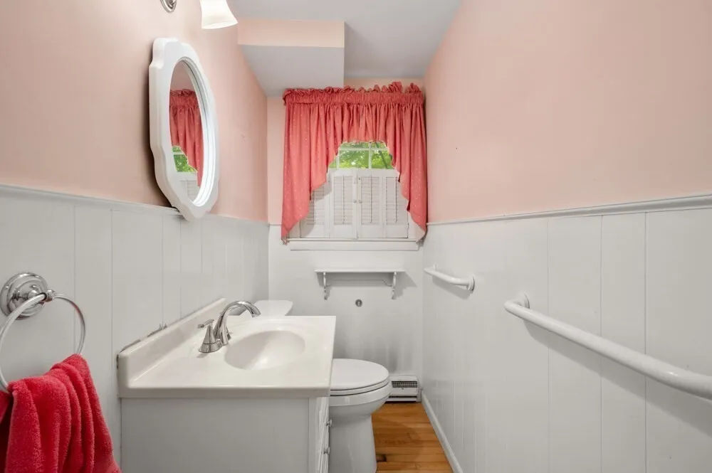 73 Hood Rd, Tewksbury, MA 01876-1058