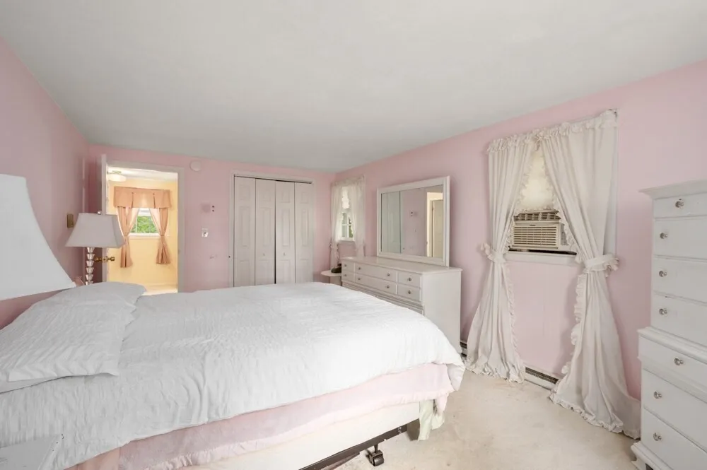 73 Hood Rd, Tewksbury, MA 01876-1058