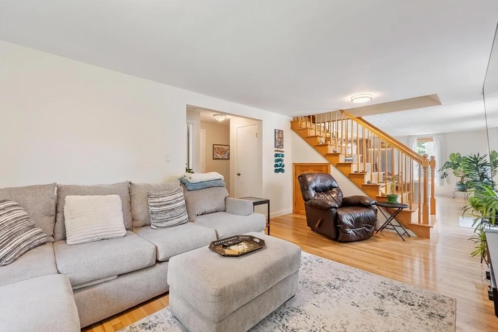 107 Maple Rd, Tewksbury, MA 01876