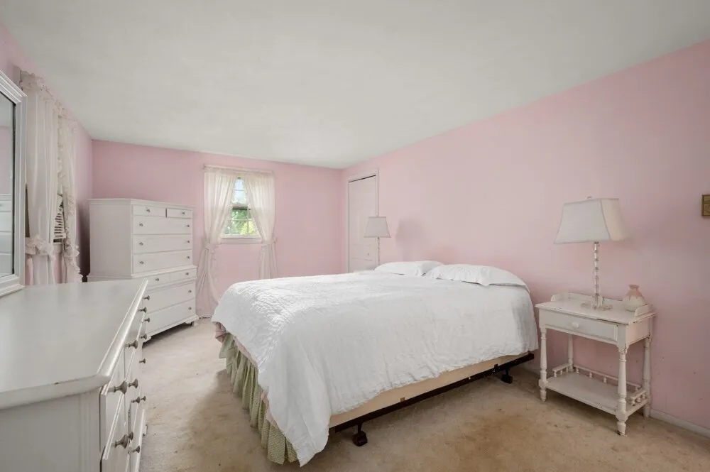 73 Hood Rd, Tewksbury, MA 01876-1058
