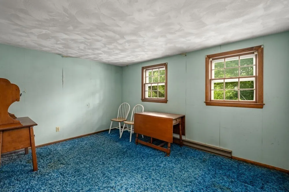73 Hood Rd, Tewksbury, MA 01876-1058