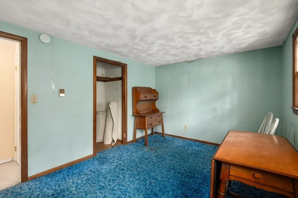 73 Hood Rd, Tewksbury, MA 01876-1058