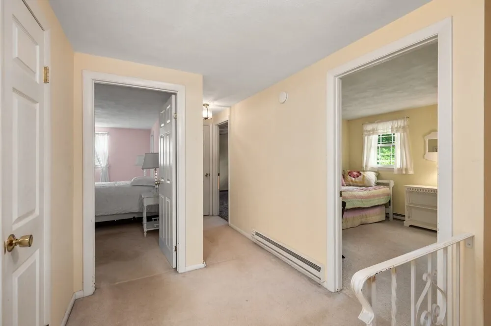 73 Hood Rd, Tewksbury, MA 01876-1058