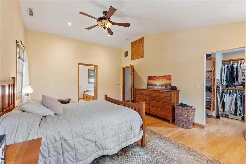 107 Maple Rd, Tewksbury, MA 01876