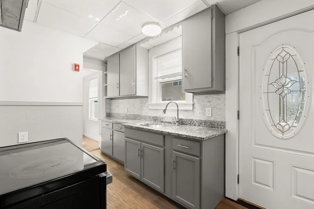 13 Highland Rd, Middleton, MA 01949