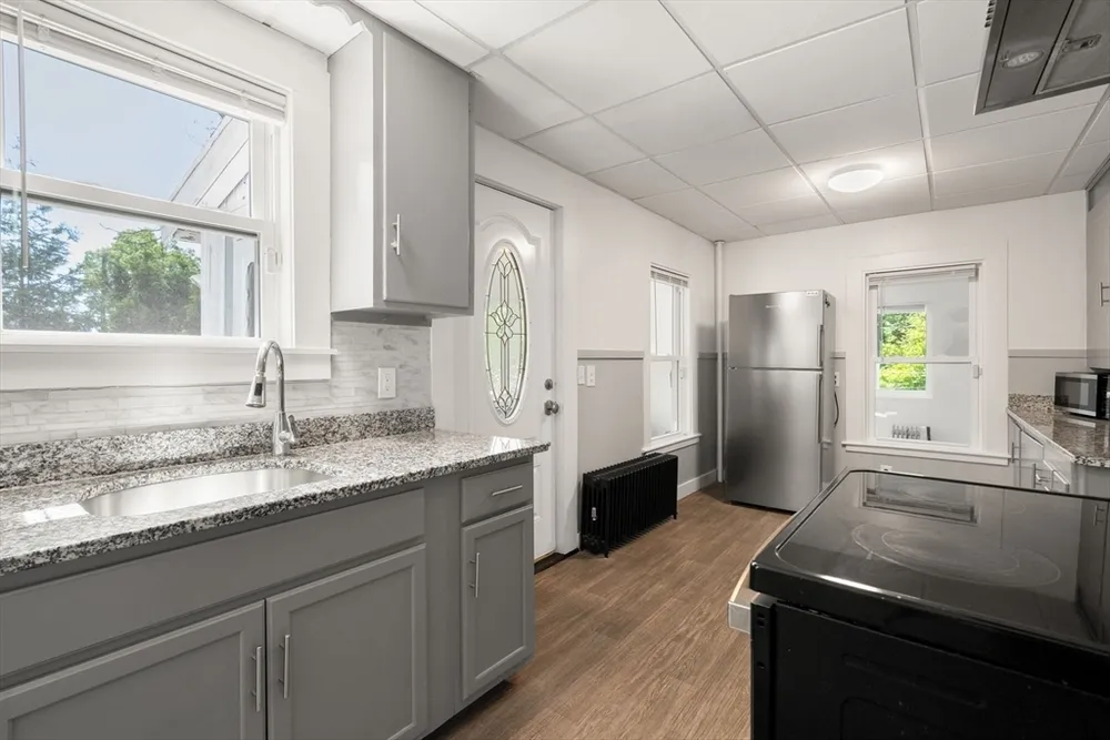 13 Highland Rd, Middleton, MA 01949