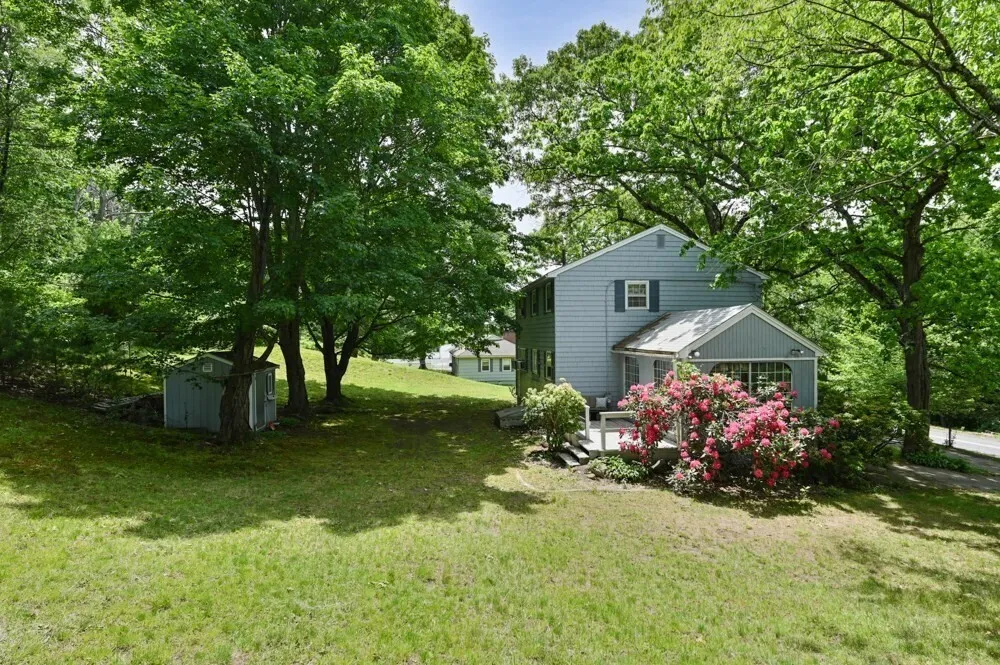 73 Hood Rd, Tewksbury, MA 01876-1058