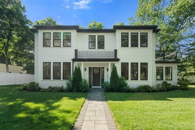283 Walnut St, Wellesley, MA 02481
