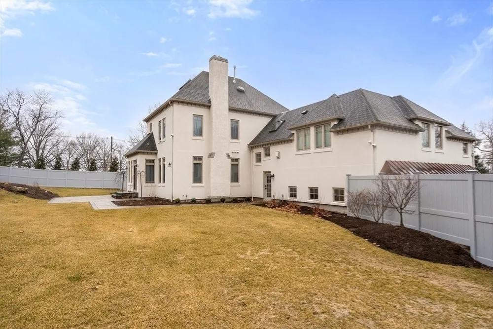 7 Schoolmaster Ln, Dedham, MA 02026