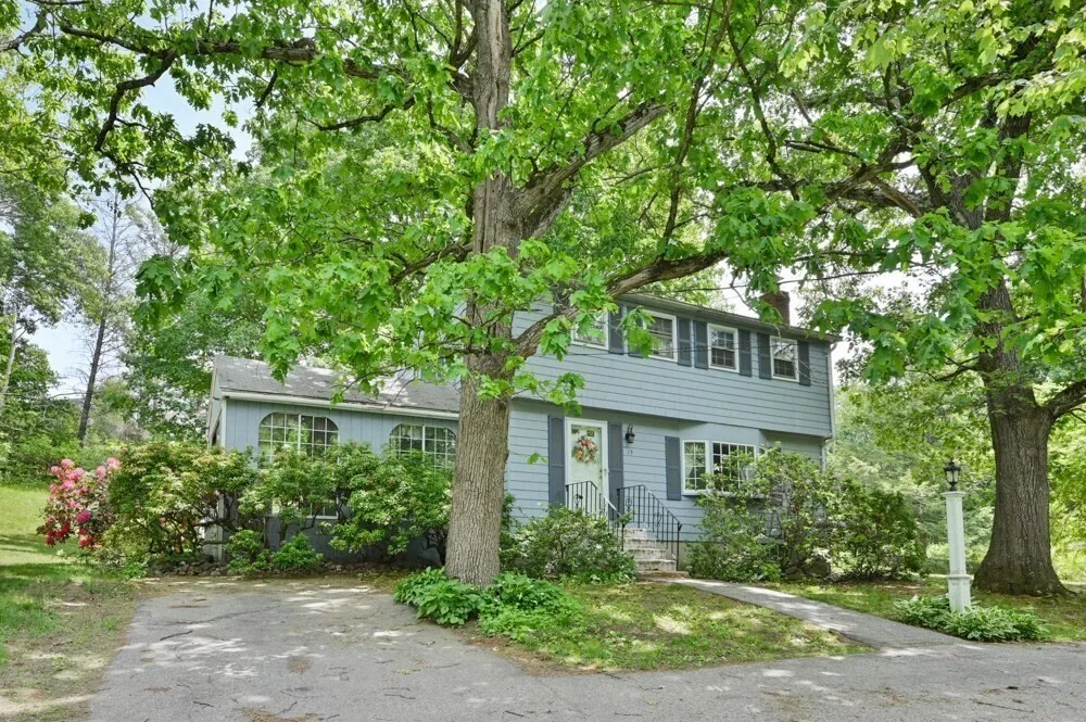 73 Hood Rd, Tewksbury, MA 01876-1058