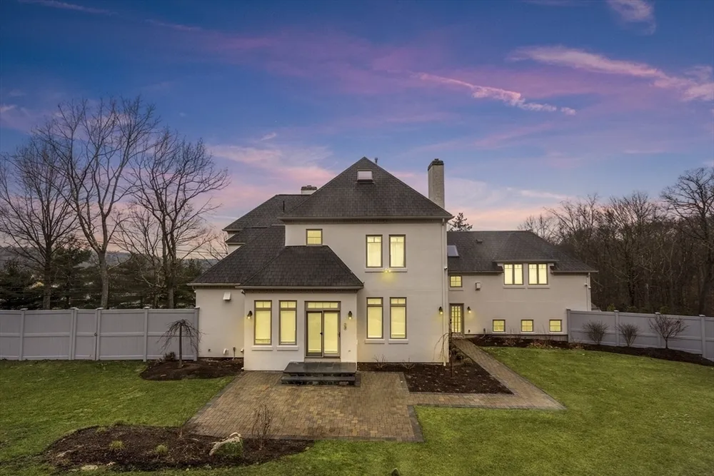 7 Schoolmaster Ln, Dedham, MA 02026