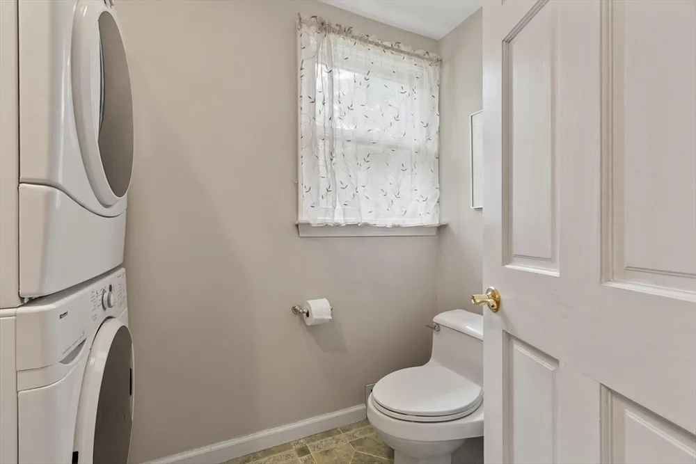 107 Maple Rd, Tewksbury, MA 01876