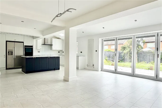 Property carousel image 10