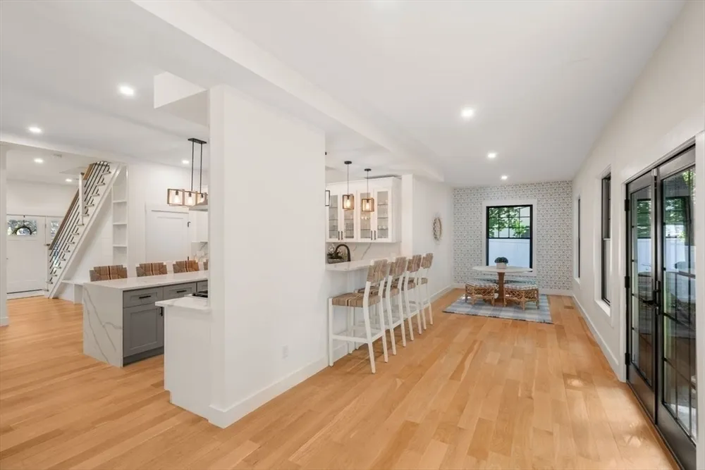 283 Walnut St, Wellesley, MA 02481