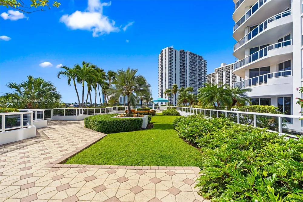 3802 NE 207th St, Aventura, FL 33180