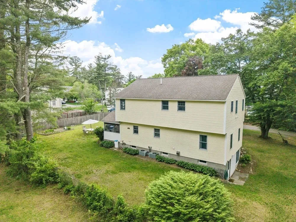 107 Maple Rd, Tewksbury, MA 01876