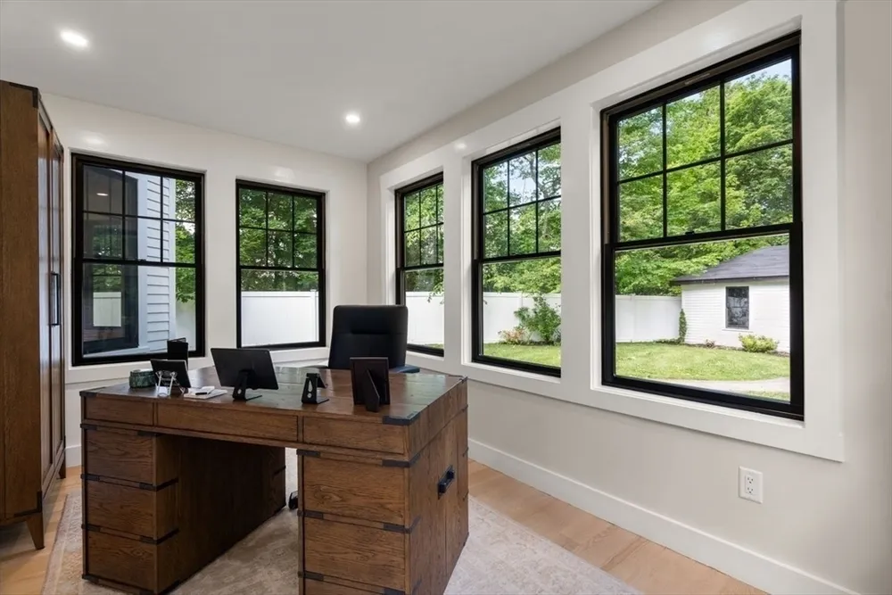 283 Walnut St, Wellesley, MA 02481