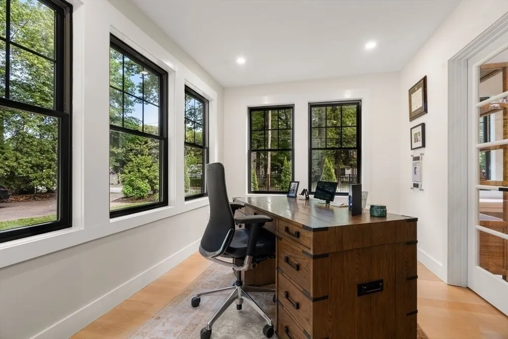 283 Walnut St, Wellesley, MA 02481