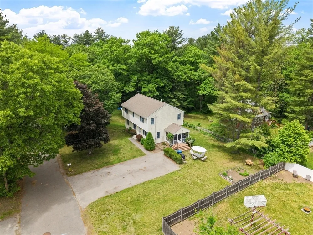 107 Maple Rd, Tewksbury, MA 01876