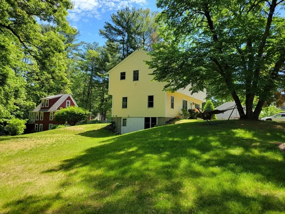107 Maple Rd, Tewksbury, MA 01876