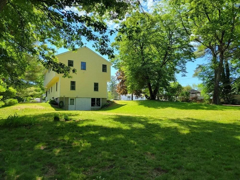 107 Maple Rd, Tewksbury, MA 01876