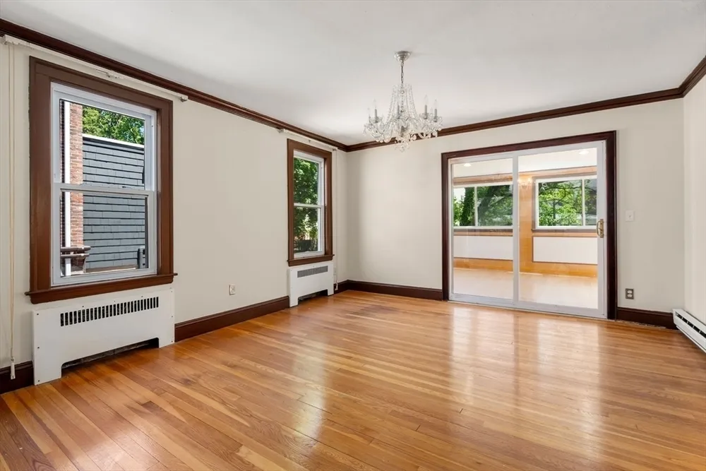 261 Russett Rd, Brookline, MA 02467