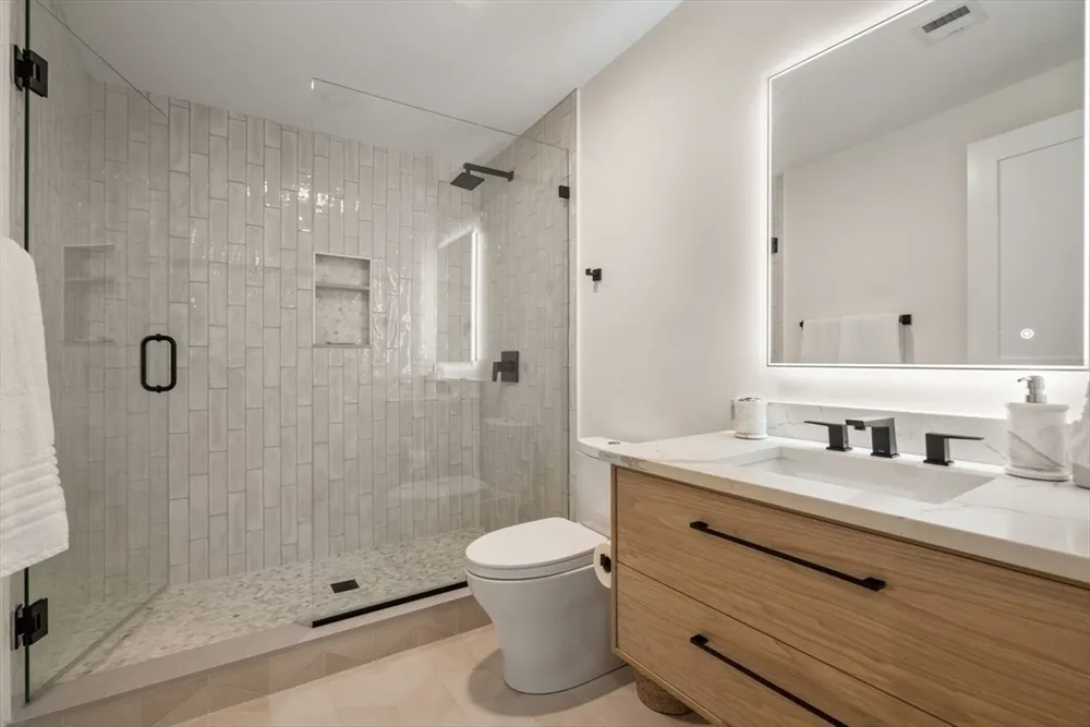 283 Walnut St, Wellesley, MA 02481