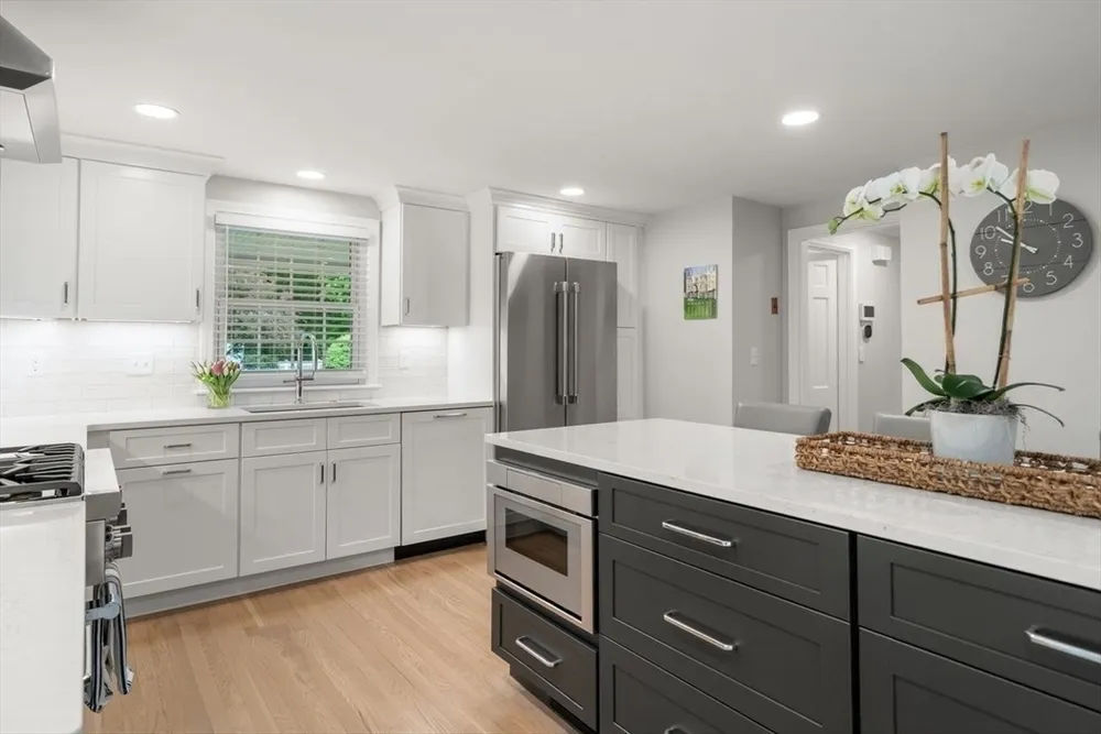 21 Madison Rd, Halifax, MA 02338