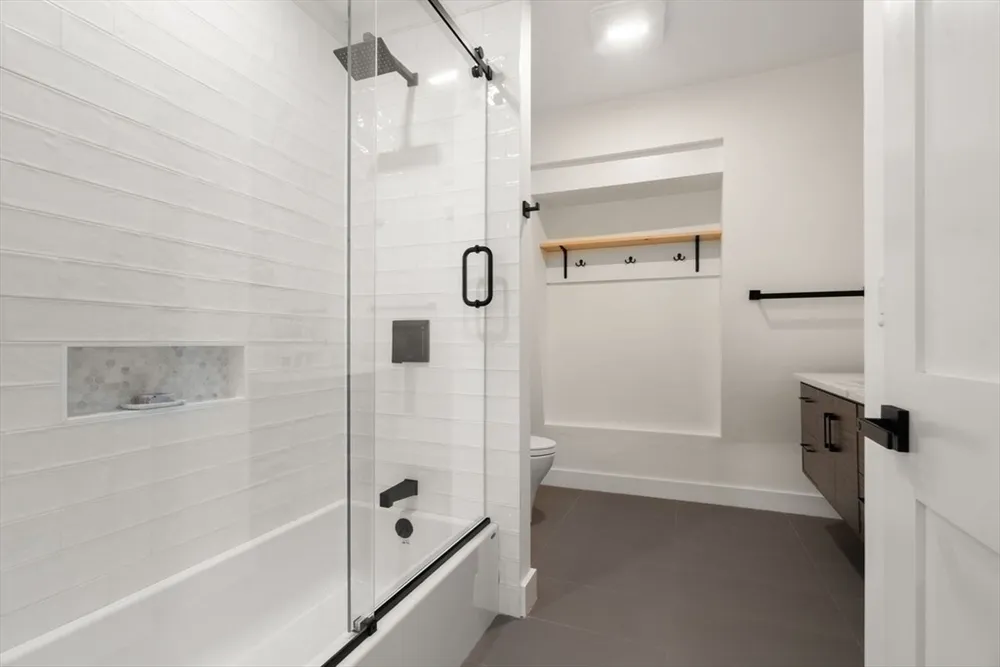 283 Walnut St, Wellesley, MA 02481