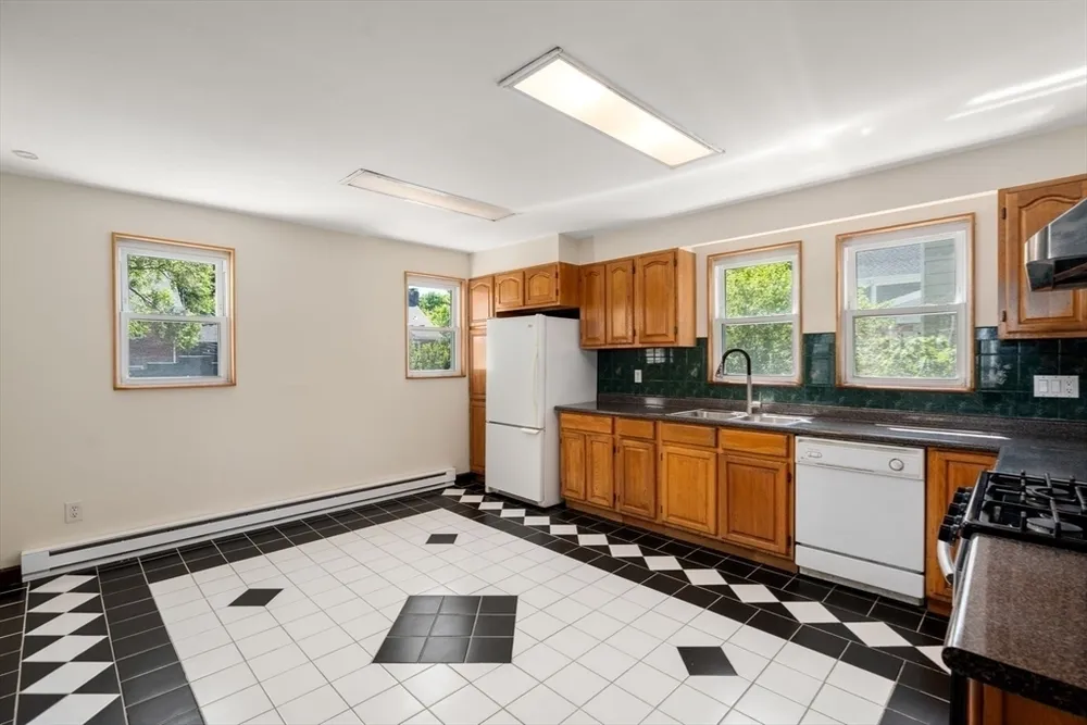 261 Russett Rd, Brookline, MA 02467