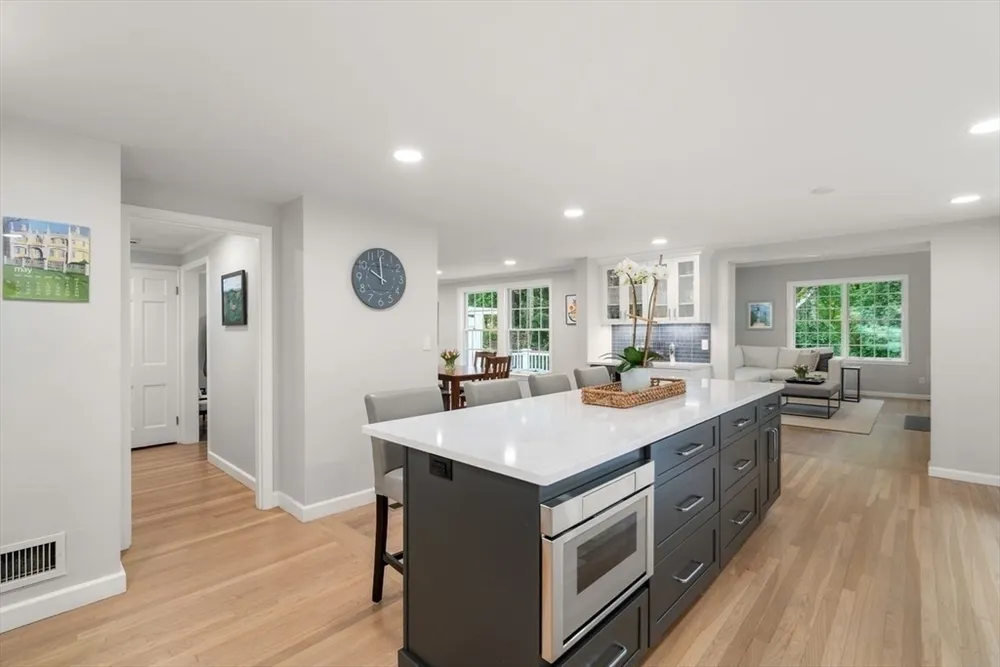 21 Madison Rd, Halifax, MA 02338