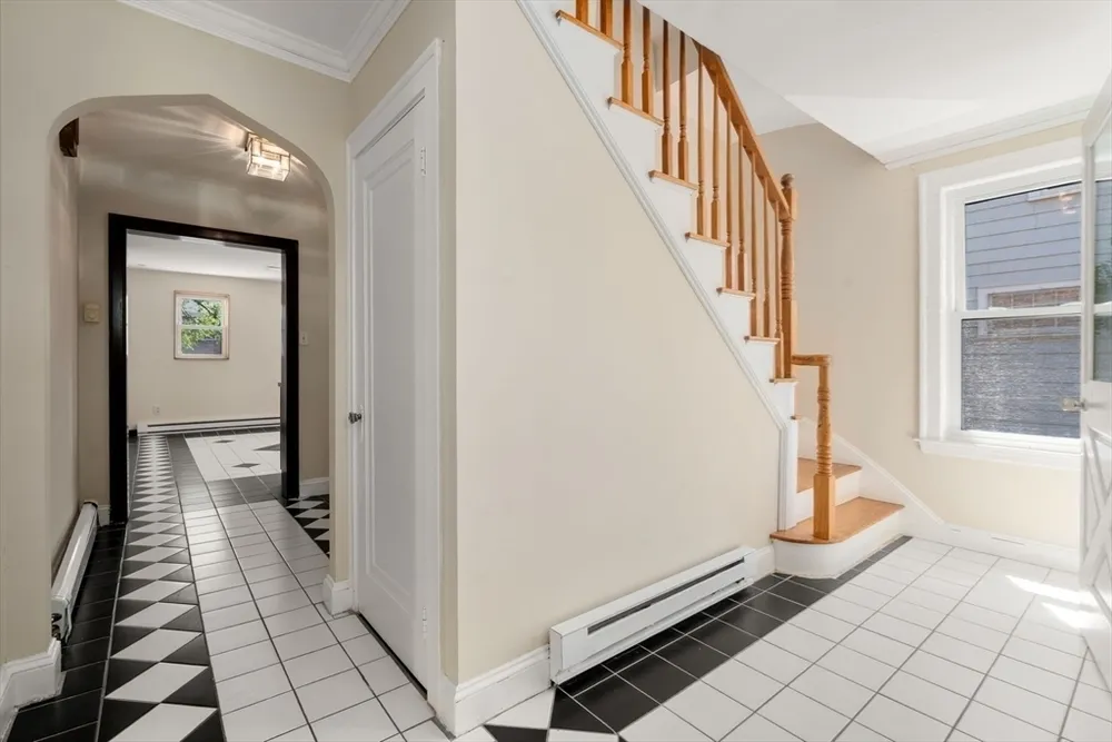 261 Russett Rd, Brookline, MA 02467