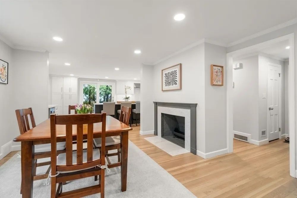 21 Madison Rd, Halifax, MA 02338