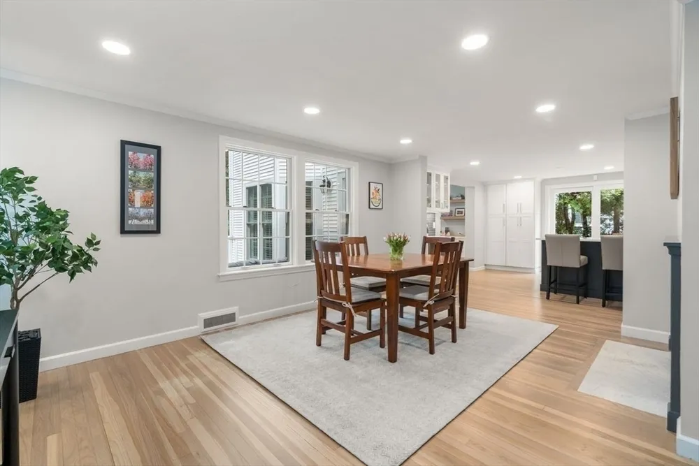 21 Madison Rd, Halifax, MA 02338