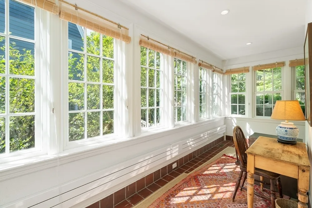 61 Larchwood Dr, Cambridge, MA 02138
