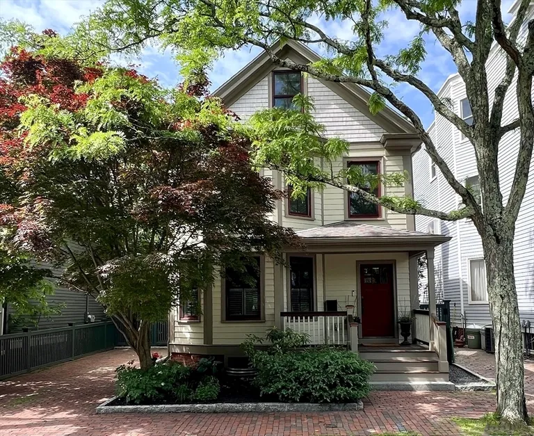 14 Holly Ave, Cambridge, MA 02138