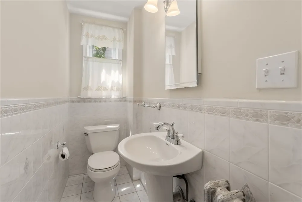 261 Russett Rd, Brookline, MA 02467