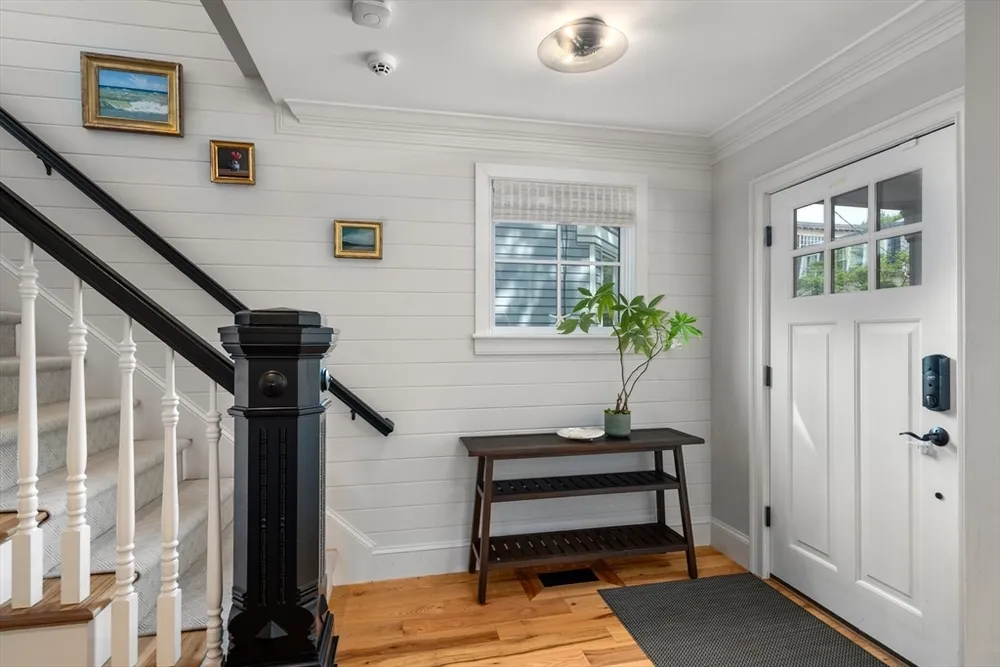 14 Holly Ave, Cambridge, MA 02138